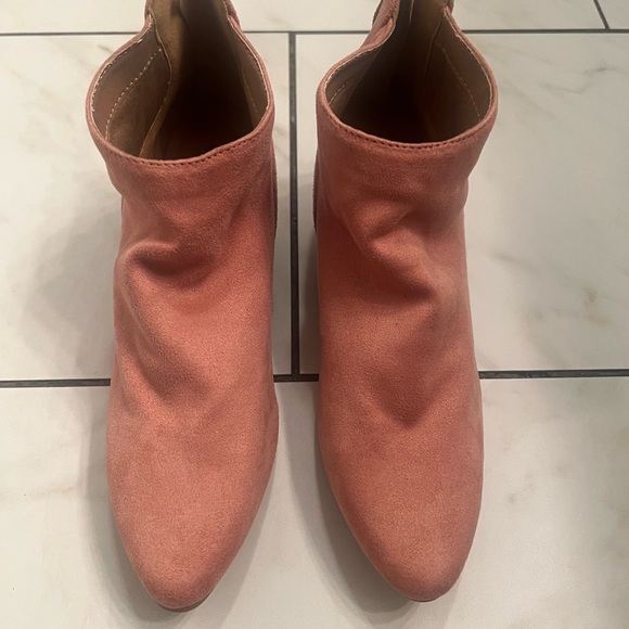 Ankle boots -light to medium pink suede-size 8 1/2 - Picture 3 of 10